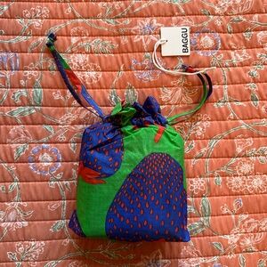 NWT Baggu Electric Strawberry Reusable Bag Set!